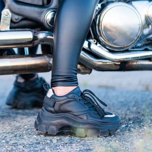 Women's shoes